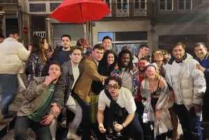 Porto: PubCrawl med 6 drinker + VIP-klubbinngang