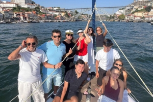Porto: Relaxing Sailboat Cruise with Port on the Douro River