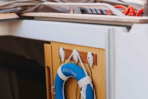 Porto: Relaxing Sailboat Cruise with Port on the Douro River