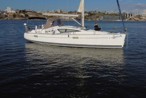 Porto: Relaxing Sailboat Cruise with Port on the Douro River
