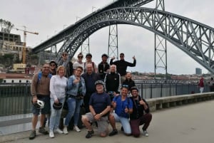 Porto: Riverside Panoramic Bike Tour
