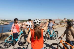Porto: Riverside Panoramic Bike Tour