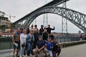 Porto: Riverside Panoramic E-Bike Tour