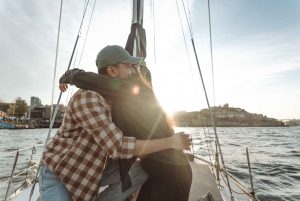 Porto: Romantic Sailboat Cruise