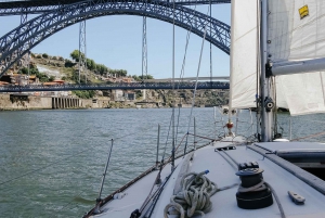 Porto: Romantic Sailboat Cruise