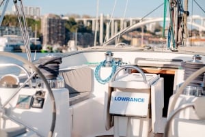 Oporto: navega, bebe y saborea: tour en barco por el Duero con cata de vino