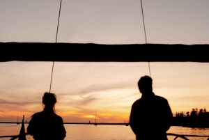 Oporto: navega, bebe y saborea: tour en barco por el Duero con cata de vino