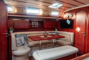 Oporto: navega, bebe y saborea: tour en barco por el Duero con cata de vino