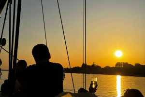 Oporto: navega, bebe y saborea: tour en barco por el Duero con cata de vino