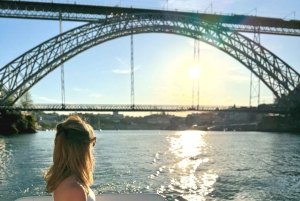 Oporto TOUR EN BARCO COMPARTIDO: Puentes y desembocadura con BEBIDAS