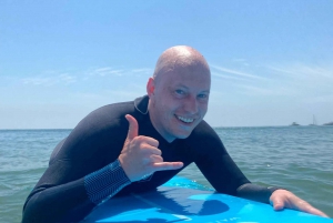 Porto: Surfing w małej grupie z transportem