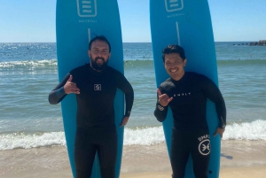 Porto: Surfing w małej grupie z transportem