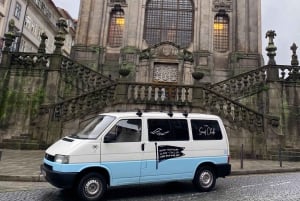 Porto: Small Group Surfing Experience with Transportation