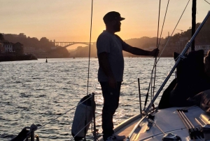 Porto Sunset: Sailboat Tour with Welcome Drink and snacks