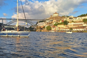 Porto Sunset: Sailboat Tour with Welcome Drink and snacks