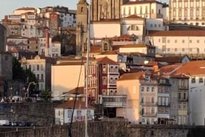 Porto Sunset: Sailboat Tour with Welcome Drink and snacks