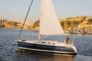 Porto Sunset: Sailboat Tour with Welcome Drink and snacks