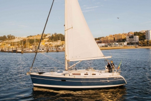 Porto Sunset: Sailboat Tour with Welcome Drink and snacks
