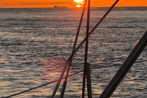 Porto Sunset: Sailboat Tour with Welcome Drink and snacks