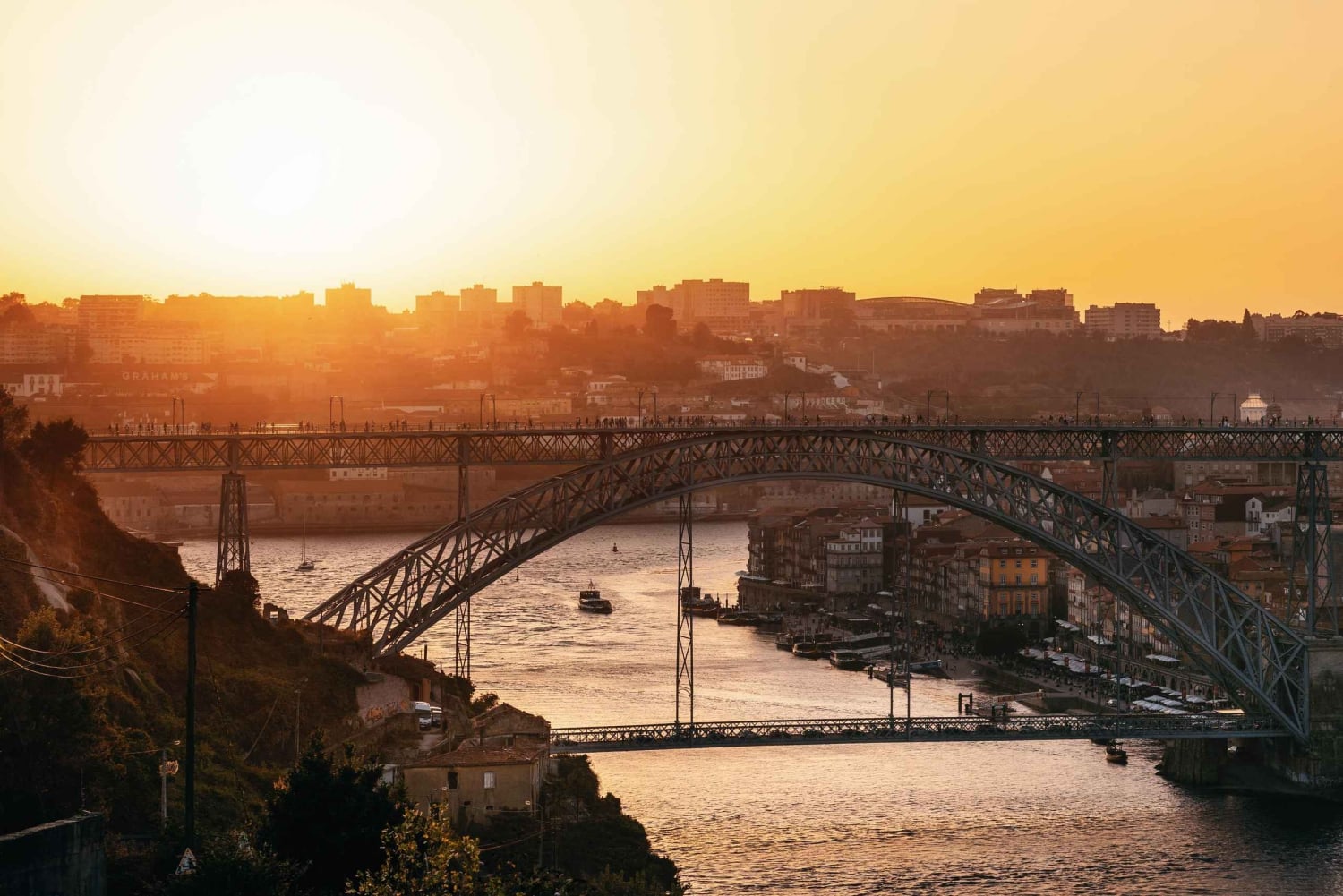 Oporto: tour a pie al atardecer con vino de Oporto y vistas