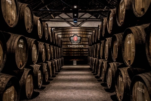 Porto: Taylor's Port Cellars & Smaking