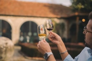 Porto: Taylor's Port Cellars & Smaking