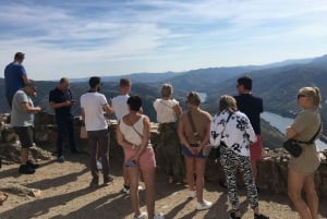 Privat omvisning i 4x4 fra Porto til Douro-dalen som en innfødt