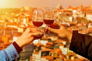 Porto : Visite en Tuk Tuk au coucher du soleil avec un verre de vin de Porto
