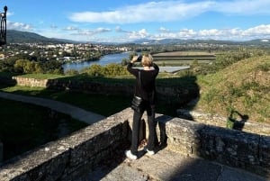 Porto: Vinho Verde Region Tour with 2 Wineries & Lunch