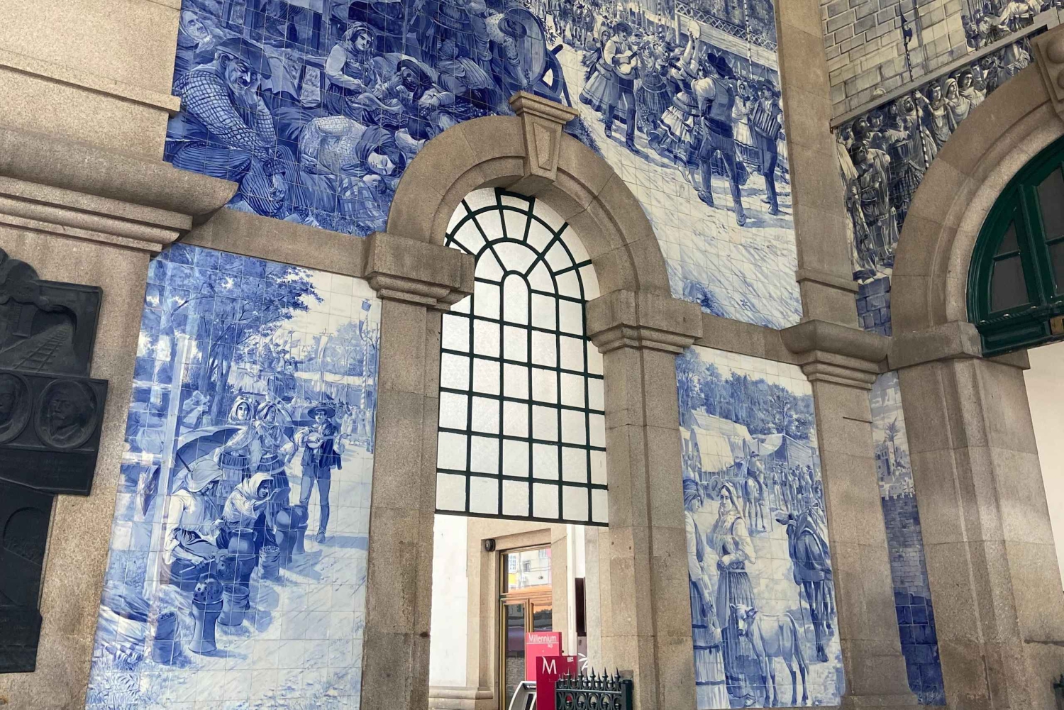 証券取引所宮殿のプライベート訪問付きポルト ウォーキング ツアー