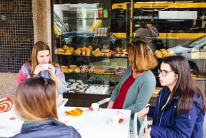 Porto: Excursão a pé para degustação de alimentos e vinhos com a Cave do Vinho do Porto