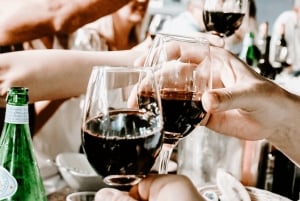 Porto: Vinsmagning med snack byvandring