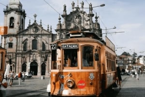 Porto: Vinsmagning med snack byvandring