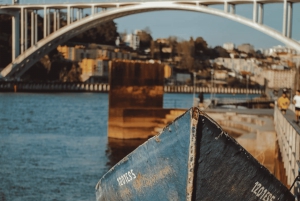 Porto: Vinsmagning med snack byvandring