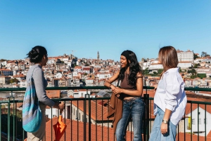 Porto: Wine Tasting with Tapas Walking Tour