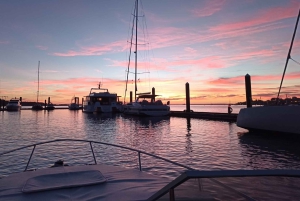 Tour en barco privado por los 6 puentes (1 hora y 30 minutos, hasta 6 personas, opción al atardecer)