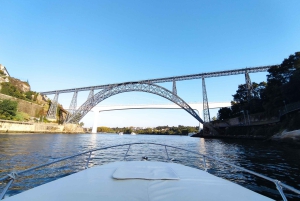 Tour en barco privado por los 6 puentes (1 hora y 30 minutos, hasta 6 personas, opción al atardecer)