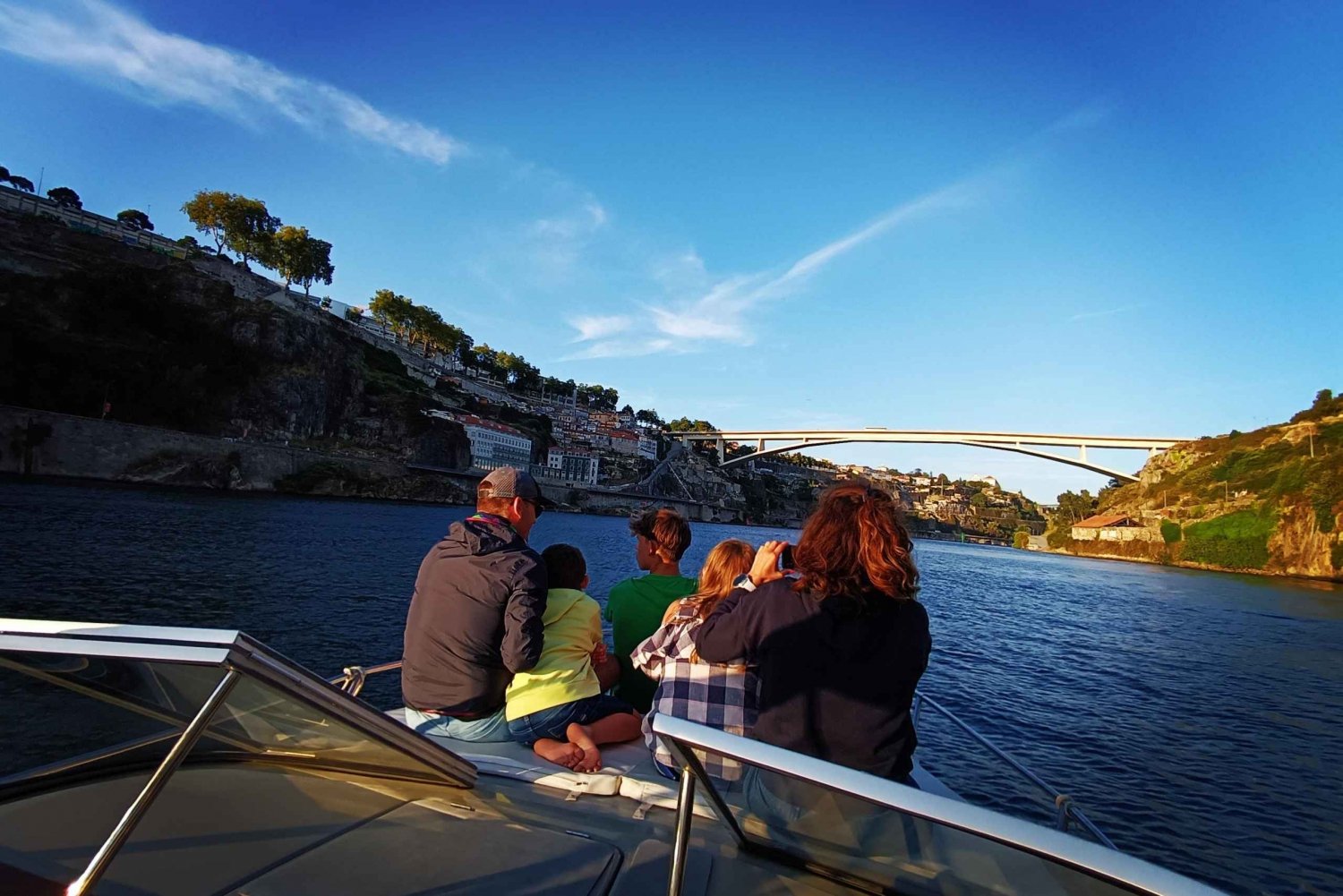 6 Bridges, Not Shared Boat Tour 1h30m, group price up to 6px