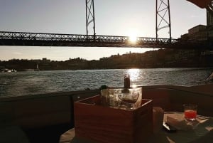 Excursion en bateau privé pour 2 personnes avec dégustation à Porto - option soleil