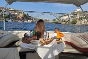 Excursion en bateau privé pour 2 personnes avec dégustation à Porto - option soleil