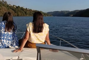 Yksityinen veneretki 2:lle maisteluineen Portossa - Auringonlasku-vaihtoehto