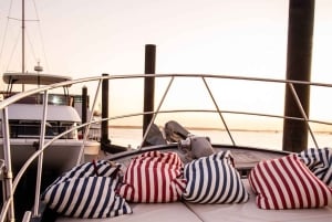 Privat tur på Dourofloden med en träyacht från 1930-talet