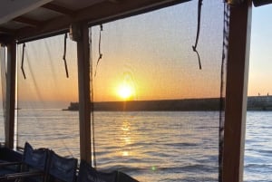 Privat tur på Dourofloden med en träyacht från 1930-talet