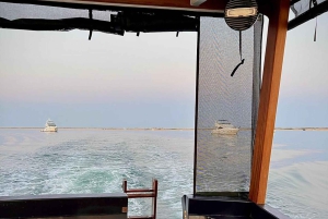 Privat tur på Dourofloden med en träyacht från 1930-talet