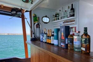 Privat tur på Dourofloden med en träyacht från 1930-talet