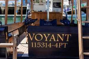 Navega por el río Duero en un yate de madera de los años 30