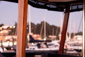 Navega por el río Duero en un yate de madera de los años 30