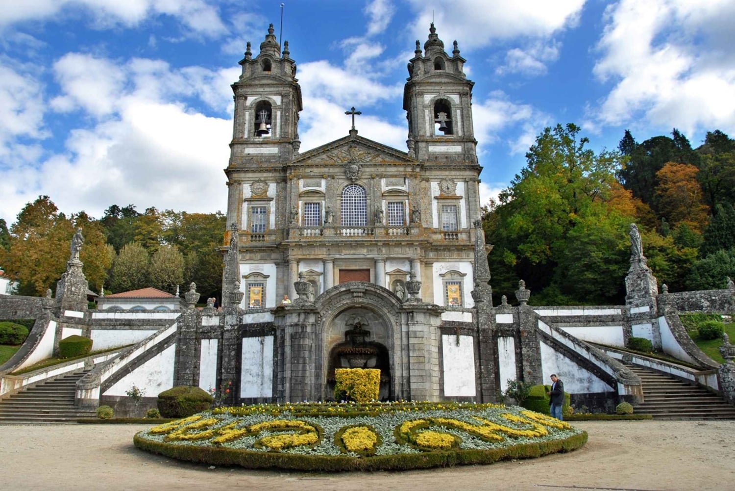 Private Tour From Porto: Guimarães and Braga with Lunch