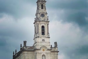 Tour privato da Lisbona a Porto passando per Fatima, Nazare e Aveiro