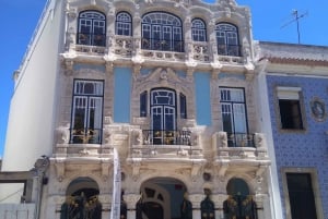 Transfert privé de Porto à/de Lisbonne + arrêts aux attractions